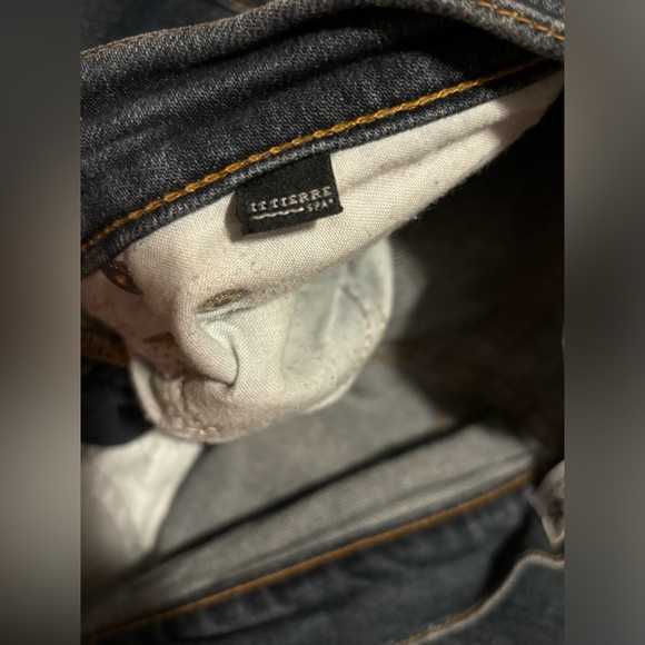 Dolce & Gabbana Women’s Mid-Rise Straight Leg Jeans
Size: M - Picture 5 of 7